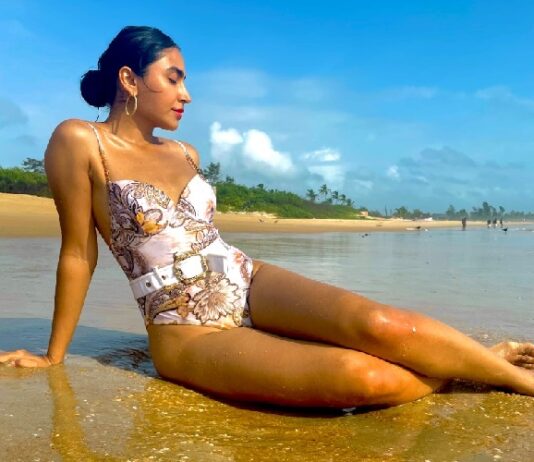 Khatija’s floral swimsuit instantly makes our mid blues go afloat Oo La La! Khatija's floral swimsuit instantly makes our mid blues go afloat