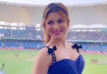 Urvashi Rautela gives a standing ovation for Virat Kohli Urvashi Rautela gives a standing ovation for Virat Kohli at India VS Pakistan Asia cup 2022