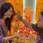 Warina Hussain Gets Brutally Trolled For Ganpati Darshan Warina Hussain Gets Brutally Trolled For Ganpati Darshan